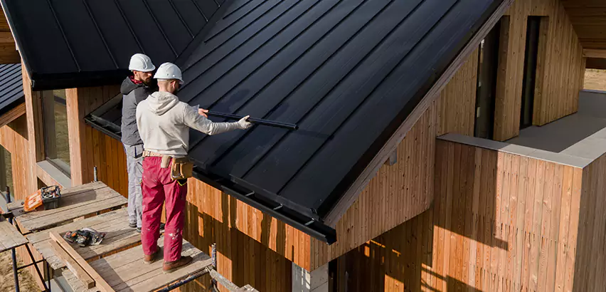 Metal Roof Maintenance in Maywood