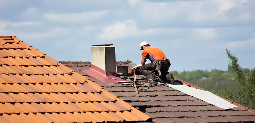 Cedar Roof Maintenance in Maywood