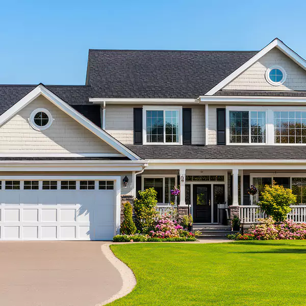 Why Maywood Homeowners Choose Maywood Roofing for Roofing and Siding?